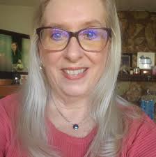 Love all the Emmys red carpet looks to books, and I think Lisa from  BLACKPINK and The White Lotus pairs perfectly with SERVED HIM RIGHT! 💜What  do you think?