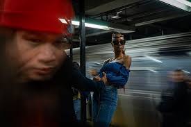 wtp this is “anna” (@anna.decarlo), who studies the business of fashion.  #trs_members #world_bnw #bnw_one #bnw_mania #bnw_today #jj_blackwhite  #bnw_super_pics #bnwsouls #bnw_magazine #incredible_bnw #bnw_unlimited  #bw_captures #bw_lover #bw_addiction ...