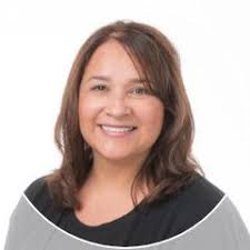 Sandra Reeder's Instagram, Twitter & Facebook