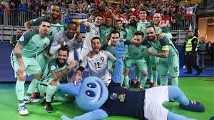 Portugal a jogar com linhas mais baixas nesta segunda parte, oferecendo a primeira linha de construção à polónia, tentando atrair os polacos para explorar a velocidade de jogadores como pany. Highlights Russia V Portugal Futsal Euro Uefa Com