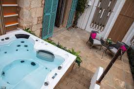 Love Island 2019 First Look Inside The Newly Decorated Villa Villa Island Villa Love Island