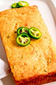 Easy Cheddar Jalapeño Cornbread with Jiffy Mix—A Speedy Side!