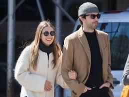 Her total body measurements are 42 inch. Is Robbie Arnett Dating Elizabeth Olsen Age Height Net Worth Girlfriend Wife Parents Movies Wiki Bio Wikiramp