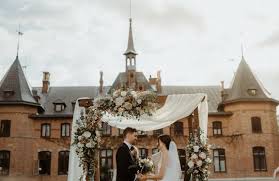 Back to hn wedding studio. Hannah And Nicklas Castle Wedding Inspiration The Dress Tribe