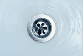 Baignoire Bouchee 6 Solutions Pour Que L Eau S Ecoule Enfin Mesdepanneurs Fr
