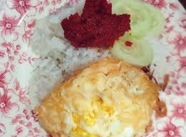 Ada 2 bahagian utama resepi ni, pertama che nom akan tunjukkan cara penyediaan ayam goreng berempah, dan kedua cara untuk sediakan nasi lemak kukus. Ak S Kitchen Ak S Nasi Lemak Telur Goreng Rebus Rm 2 50 Facebook