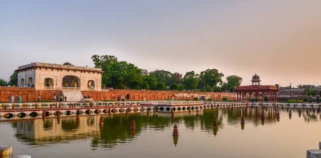 Sheesh Mahal (Mughal Gardens Pavilion)
