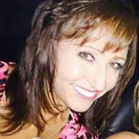 Lori Coon's Instagram, Twitter & Facebook