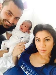 Pepe şi Raluca, prima imagine cu fetiţa lor nou-născută