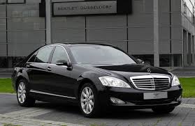 If we talk about the exterior features then it include adjustable headlights, daytime running light, front fog light, fog. Mercedes Benz S Class W221 Wikipedia