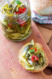 Lasciare macerare per 2 ore colandole di tanto in tanto. Zucchine Sott Olio Croccanti Quella Lucina Nella Cucina
