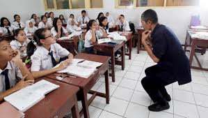 Sekolah menjadi tempat yang identik dengan istilah guru. Cara Mengajar Yang Menyenangkan Dan Tidak Bosan
