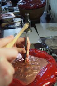 Repousse Et Ciselure Sur Cuivre Atelier De Ciselure De L Ecole Boulle Paris Ecole Boulle Cuivre