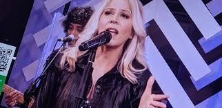 Aos 57 Paula Toller Vira Meme Apos Chocar Por A Paula Toller Shotoe