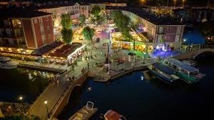 Port Grimaud La Venise Provencale A Quelques Kilometres De Saint Tropez Saint Tropez Port Grimaud Cite Lacustre