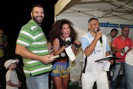Το ιδιαίτερο φιλί στον σύζυγο της! Katerina Stikoydh Sto Agrinio H Prwth Dhmosia Emfanish Me Ton Syzygo Ths Meta Ton Gamo Toys Agriniopress