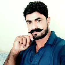 Kuch na kuch tu bhejna tha tohfa tujh ko eid pr,, Card mehnge ho gaye tu  Dil rawana krdiya ♥ Mehfil e Shayari