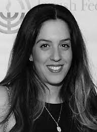 Isabelle Langford's Instagram, Twitter & Facebook