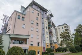 Jahrhundert stammt und im jahr 2001 komplett neu saniert wurde. 4 Zimmer Wohnung Zum Verkauf 97422 Schweinfurt Mapio Net