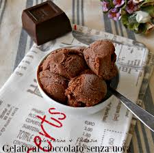 Vi basterà partire da materie prime di qualità, come del cioccolato fondente al 70% di cacao, per ottenere un gelato che nulla abbia da invidiare a. Gelato Al Cioccolato Senza Gelatiera E Senza Uova