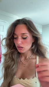 Heather Rochelle's Instagram, Twitter & Facebook