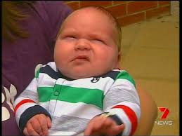 Australiassa syntyi jättivauva