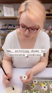 …and this is why I do all my decorating in the middle of the night 😆 Who  can relate!?, ., ., ., ., ., ., ., ., ________, #Cookies  #cookiesofinstagram #cookier #decoratedsugarcookies #decoratedcookies ...
