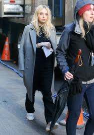 Dakota fanning as penelope stern. Cate Blanchett Sandra Bullock Helena Bonham Carter Dakota Fanning Oceans Eight Movie Set Tom Lorenzo Site 8 Tom Lorenzo