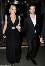 It's been 20 years since kate winslet and leonardo dicaprio met on the set of titanic, and while their first onscreen relationship ended tragically, kate and leo's love has lived on in the years. Kate Winslet Marries Ned Rocknroll In Secret Ceremony In New York And Leonardo Dicaprio Gives Her Away Daily Mail Online