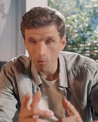 🌱⚽️ Vom Rasen auf den Rasen: Thomas Müller macht ernst