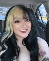 Abigail Naomi's Instagram, Twitter & Facebook