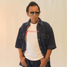.dunia (4.26mb) dan streaming kumpulan lagu biduanita negara datuk sharifah aini meninggal dunia (4.26mb) mp3 terbaru di metrolagu dan nikma. Hail Amir Artist Musician Band Facebook