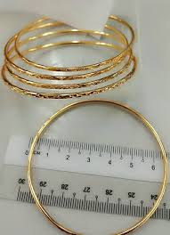 Beberapa model gelang emas yang kerapkali ditampilkan oleh perhiasan gelang di pasaran adalah model gelang emas rantai, model gelang emas bangle (kaku), model gelang emas charm bracelet. Gelang Minggu Emas Korea Stock Emas Korea Sadur 24k Facebook