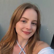 Still thinking of about Lochlan's line “I'm a people pleaser in a family of  narcissists” White Lotus