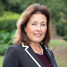 Tracey Romano's Instagram, Twitter & Facebook