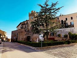 Enjoy its coastal area with sandy and pebbled beaches, protected from the wind by lovely green hills. Visita Le Marche Cosa Vedere Nel Borgo Di Ponzano Di Fermo In Un Giorno Viaticum Blog