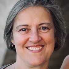 Lynn Dole's Instagram, Twitter & Facebook