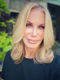 Biography author matching "robyn" (Sorted by Popularity Ascending)