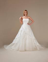 Ich mache den test mit euch und shoppe einige. 130 Weise Braut De Brautmode Brautaccessoires Ideen In 2021 Brautmode Brautaccessoires Hochzeitsaccessoires