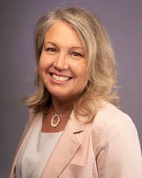 Karen Veloz's Instagram, Twitter & Facebook