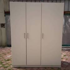 Vaata, mida me sinu jaoks seekord välja mõelnud oleme. Almari Baju Ikea Bombas Wardrobe 3 Doors 9 01 W Home Furniture Furniture On Carousell