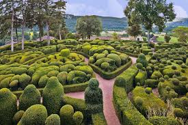 This crafted topiary centerpiece is a perfect centerpiece for a table, entryway, holiday party and winter wedding. Five Of The World S Most Fascinating Topiary Gardens Travel Smithsonian Magazine