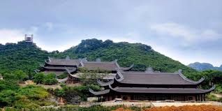 Chùa tam chúc, kim bang, ha nam ninh, vietnam. Du Lá»‹ch Chua Tam Chuc Ha Nam Ä'áº§u Xuan Gia Ve Xe Ä'iá»‡n Tham Quan Cinvestra Travel