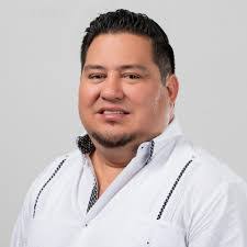 Ariana Mandujano's Instagram, Twitter & Facebook