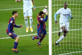 Van mooie voetballen en acties tot stadions en je favoriete club, wij hebben ze allemaal! Tekening Van Messi Kleurplaat Lionel Messi Gratis Kleurplaten Om Te Printen Afb 24751 Bekijk Meer Ideeen Over Messi Lionel Messi Voetbal