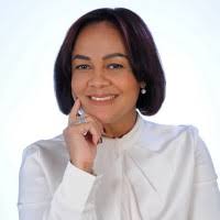 La vida es como un espejo: Si sonrio, el espejo me devuelve la sonrisa. La  actitud que tomes frente a la vida, es la misma que la vida tomará ante mi.  Mahatma