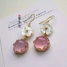 tatting こんばんは ﾟ 花粉の季節ですね 皆さまは大丈夫ですか 私は薬がないともう大変なので2月に入ってから飲んでいます 花粉の症状が悪化する日は必ず寝不足なので この時期 tatting lace tatting jewelry lace jewelry