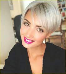 Zu den wichtigsten frisurentrends gehören 2019 auch locken. Kurze Pixie Frisuren Fur Frauen 2019 2020 Frisur Trend Pixie Frisur Neue Frisuren Pixie Haarschnitt