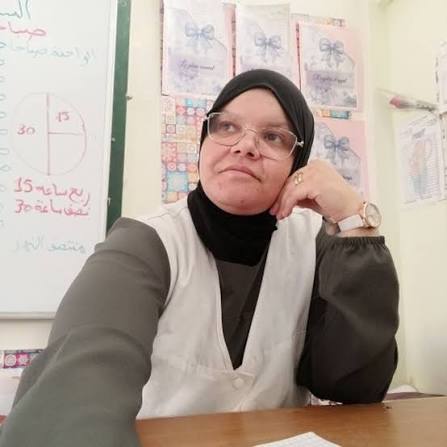 أستاذي خذ بيدي