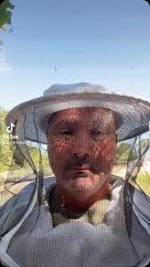 Helping the #honeybees cope with #smallhivebeetles #beehive #livebeeremoval  #weatherfordTX, #jcshoneybees #beekeeping, #beekeeper, #abejas, #apicultor,  #Texasbeekeeping, #bee, #parkercountytx ...